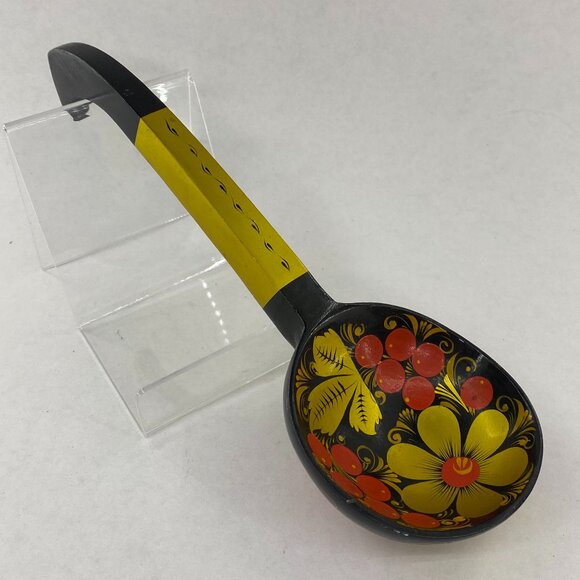 Khokhloma Hand Painted Strawberries Black/Gold Wood Lacquered Bowl Set & Ladles - Picture 11 of 16